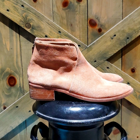 SOLUDOS SUEDE  LEATHER SHORT BOOTS SIZE 9.5 BOHO COWGIRL ANKLE BOOTIES - Picture 1 of 9